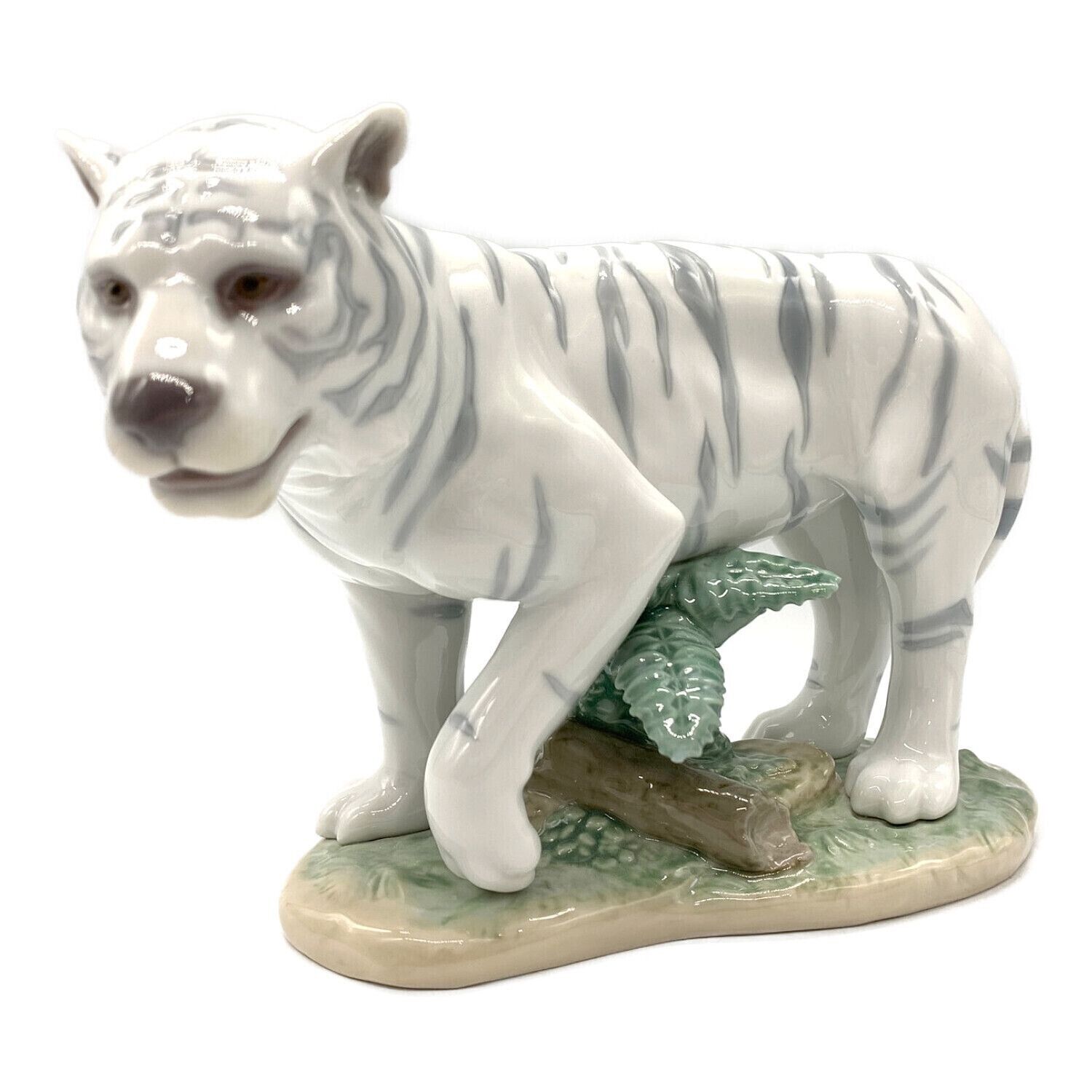 LLADRO Figurine White Tiger Zodiac