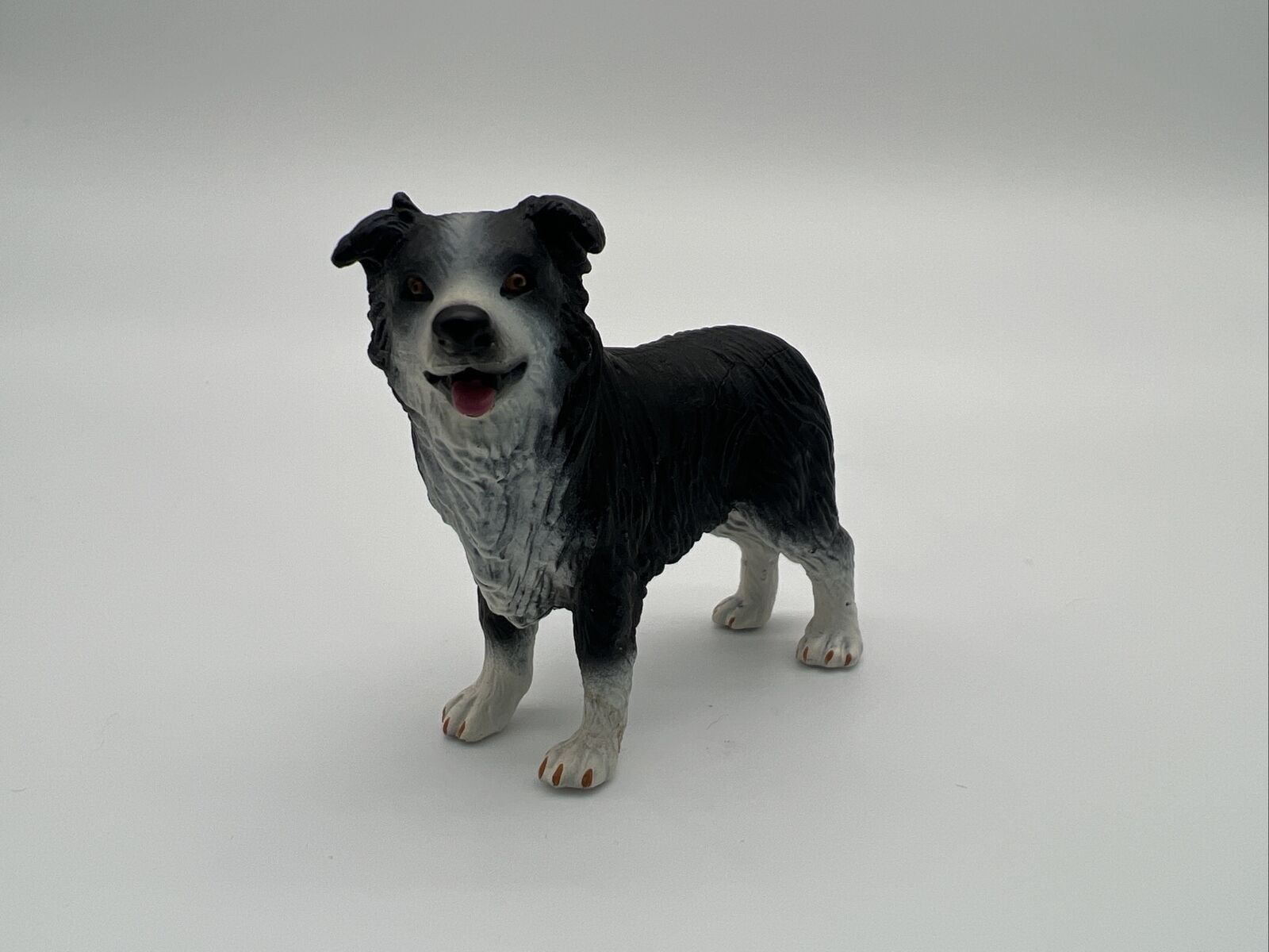 Schleich BLACK & WHITE BORDER COLLIE Dog Figure 2002 Retired 16334