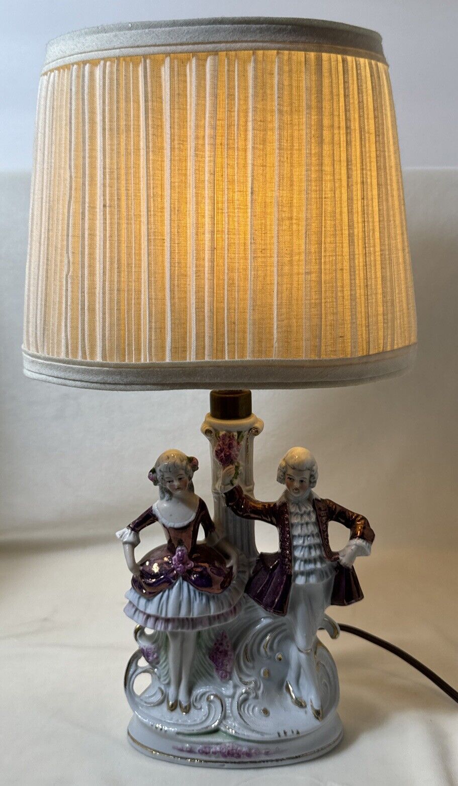 Vintage Porcelain Figural Colonial Couple Boudoir Bedroom  Dresser Lamp
