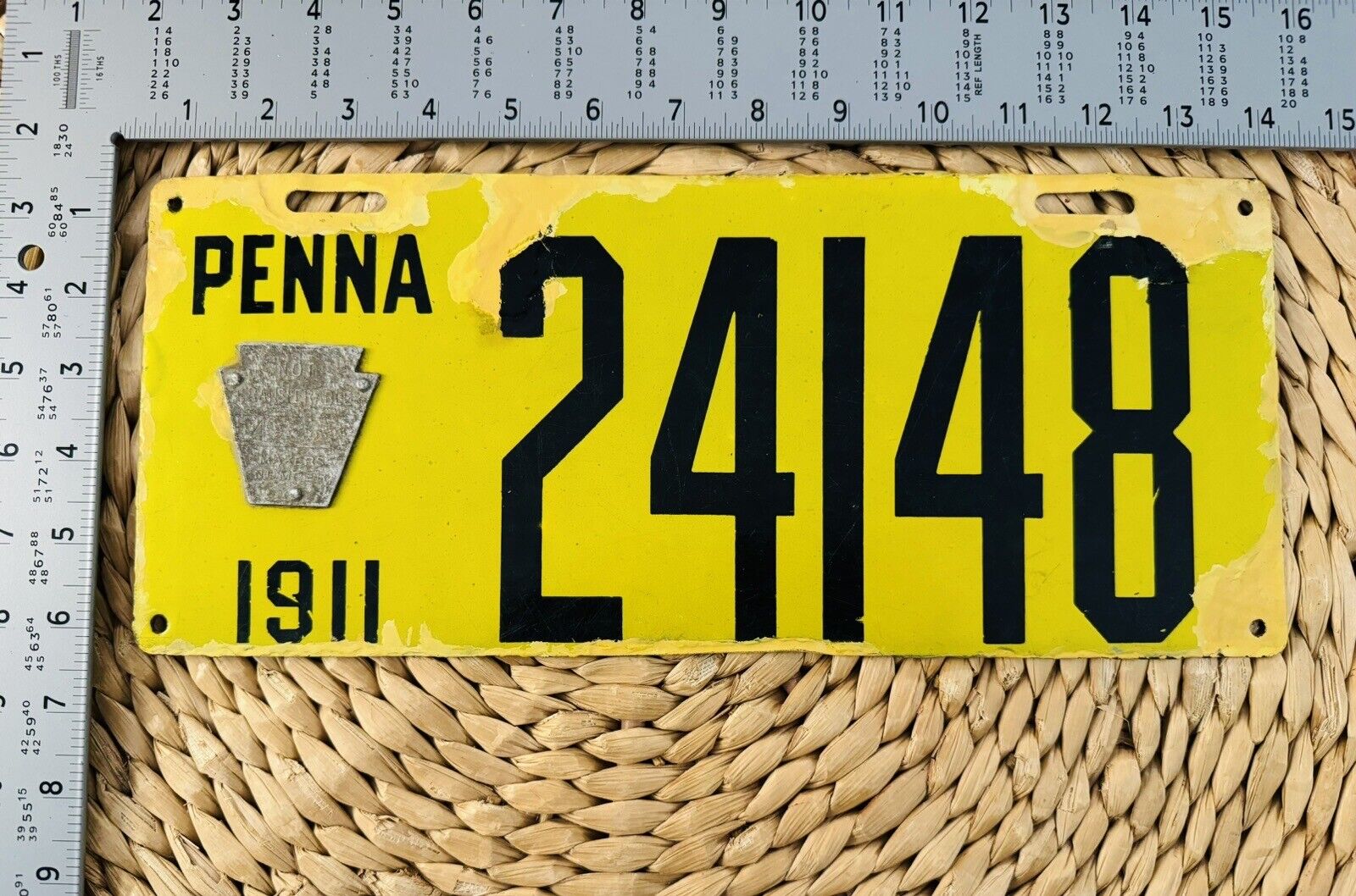 1911 Pennsylvania Porcelain License Plate 24148 ALPCA STERN CONSIGNMENT TU