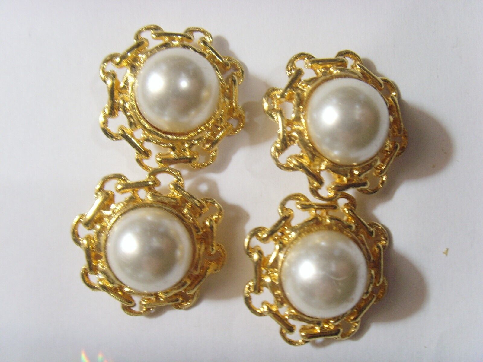 4 antique 30 mm matching gold tone metal faux pearl collector buttons 51910