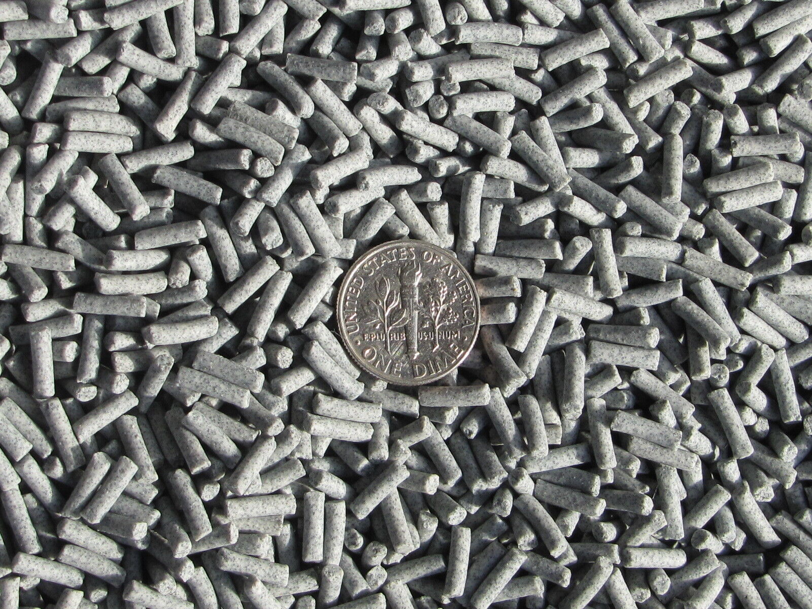 10 Lb. 2.5 X 8 mm pin Abrasive Fast Cutting Ceramic Tumbling Tumbler Media