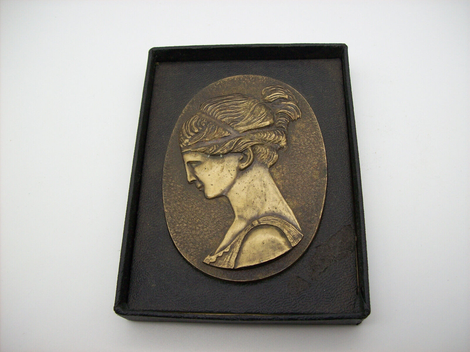 THE MEMORETTE Cameo Brass Paperweight from Syntex, Art Nouveau