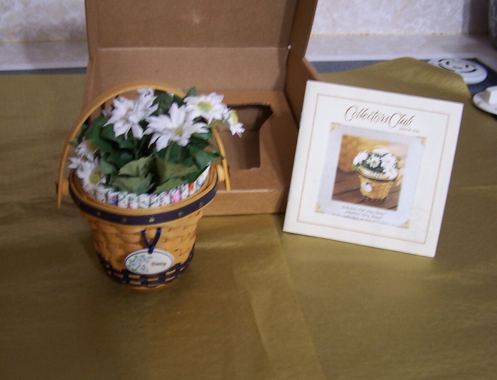 Longaberger Daisy Basket Collectors Club May Series Miniature w/flowers +tie on 