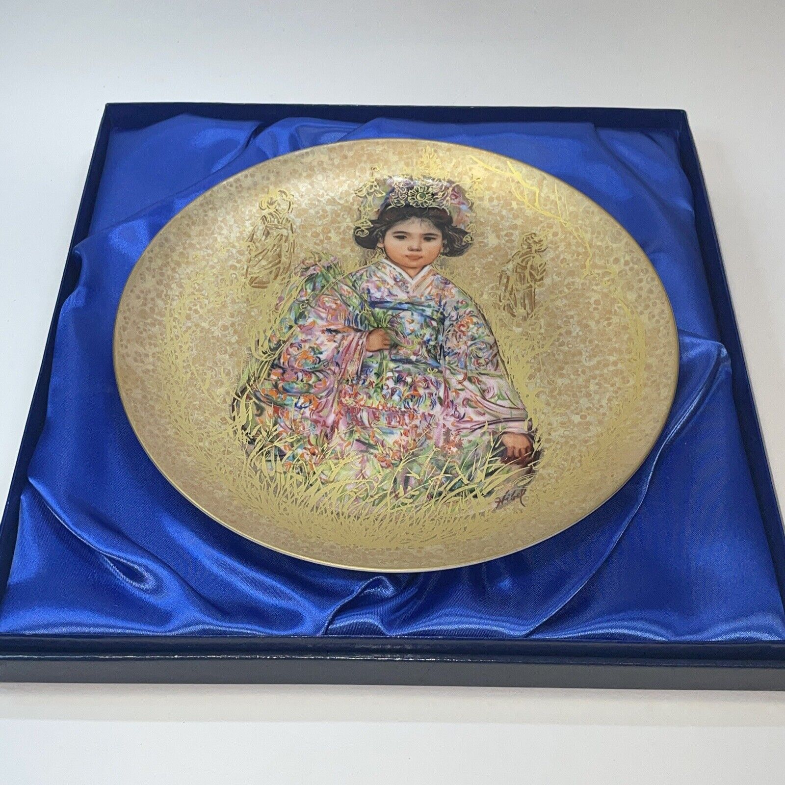 Vintage Edna Hibel Oriental Signed Gold Plate \'\'SAKURA\'\' By Rosenthal 10\