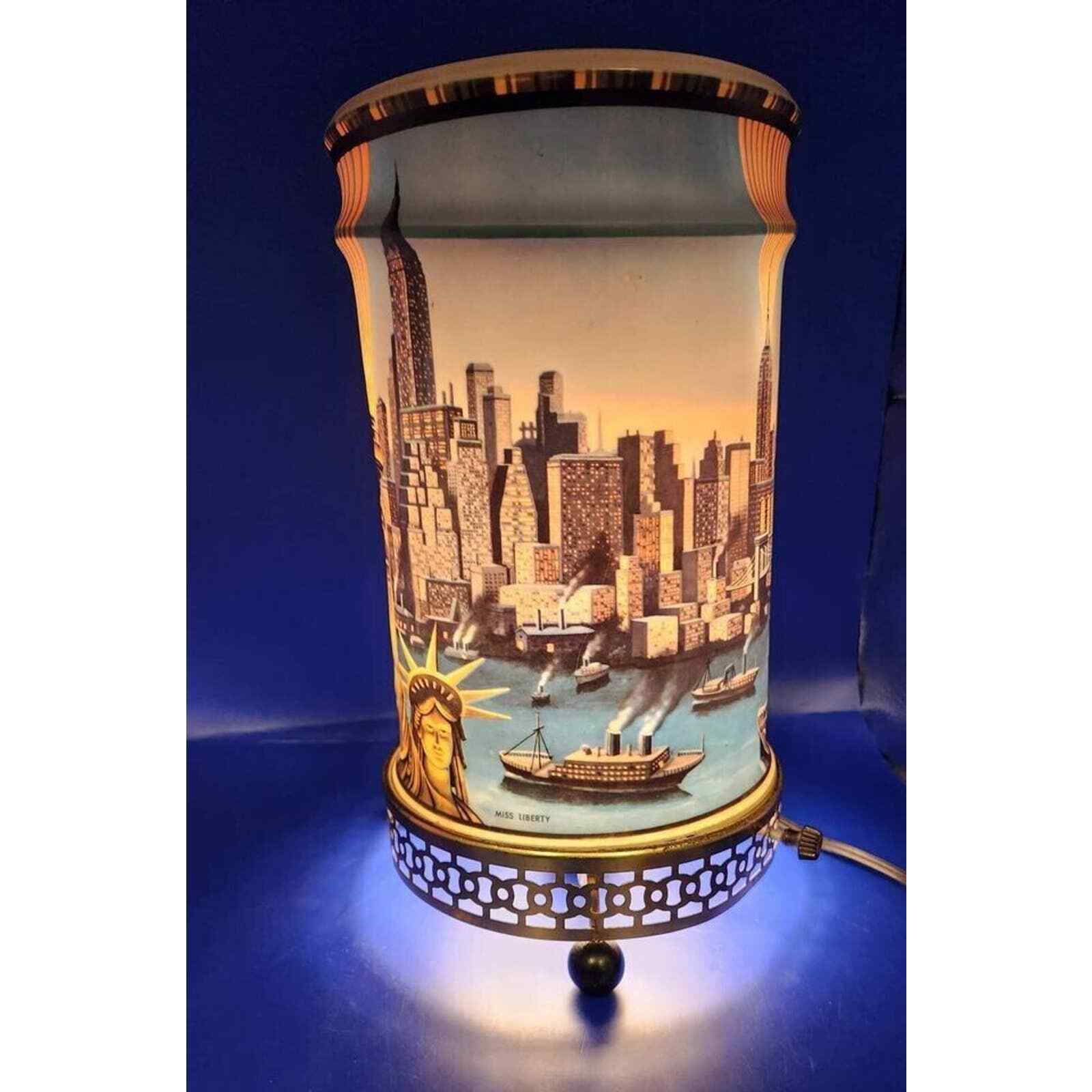 RARE 1957 ECONOLITE -Miss Statue of Liberty Empire State Building -Motion Lamp