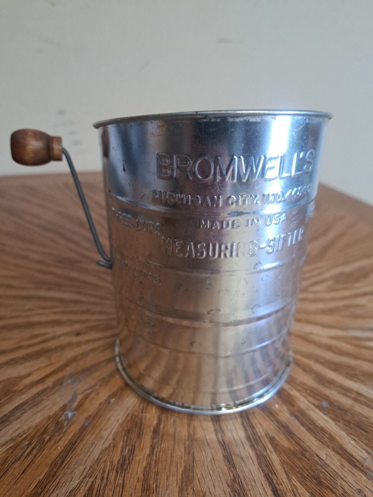 Vintage Bromwell's 3-Cup Metal Measuring Flour Sifter W/Wooden Handle - USA Made