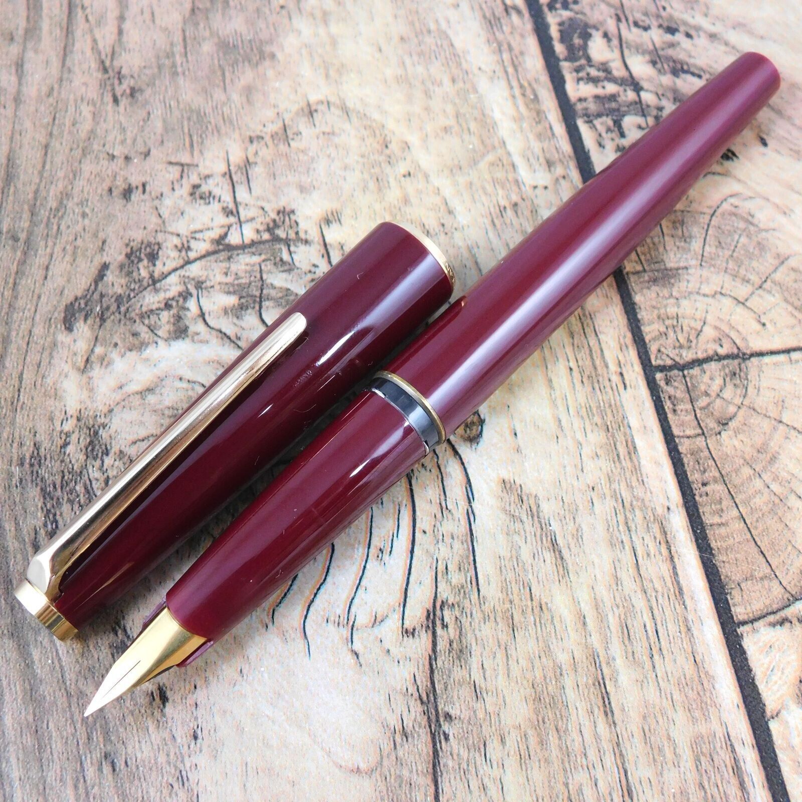 MONTBLANC FOUNTAIN PEN VINTAGE BURGUNDY GERMANY RED CONVERTER x1 A147