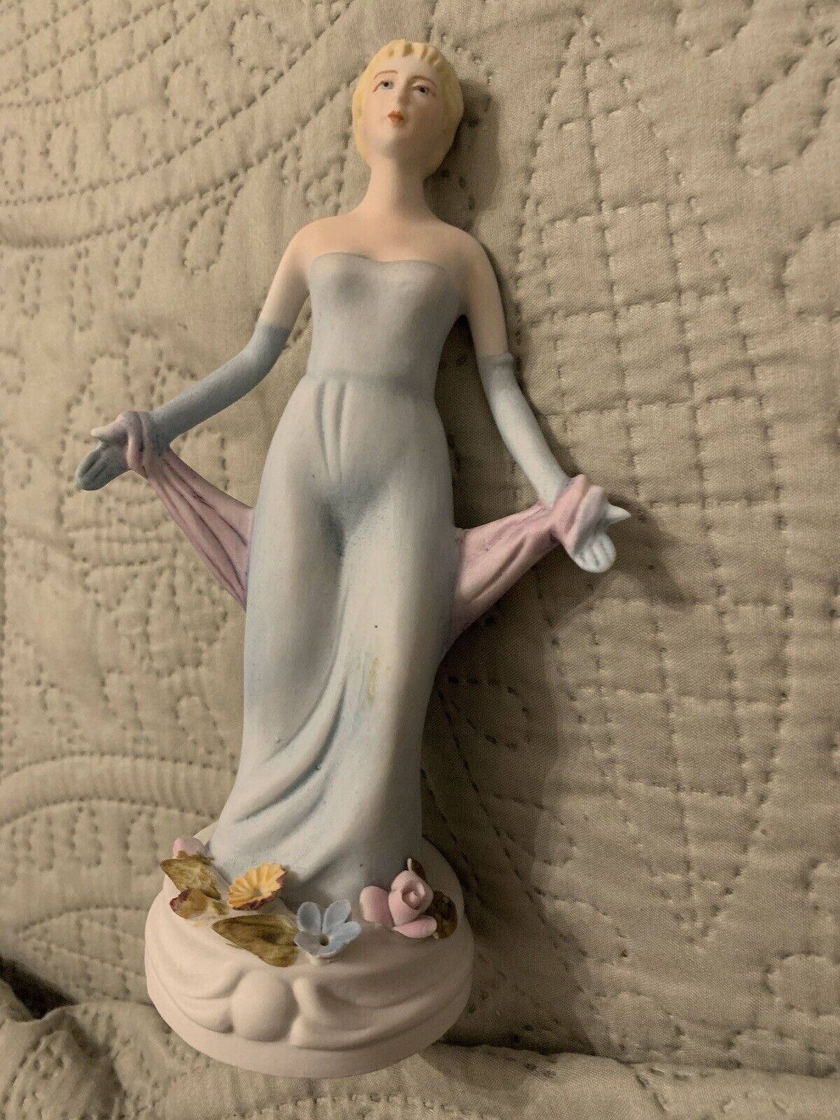Vintage Nuova Capodimonte Fine Porcelain Lady With Flowers Figurine @ 7 in