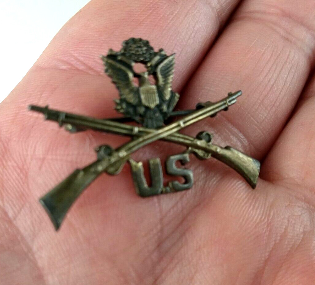 RARE WWII Sterling Silver US Crossed Rifle Shield Military Sweetheart Brooch Pin