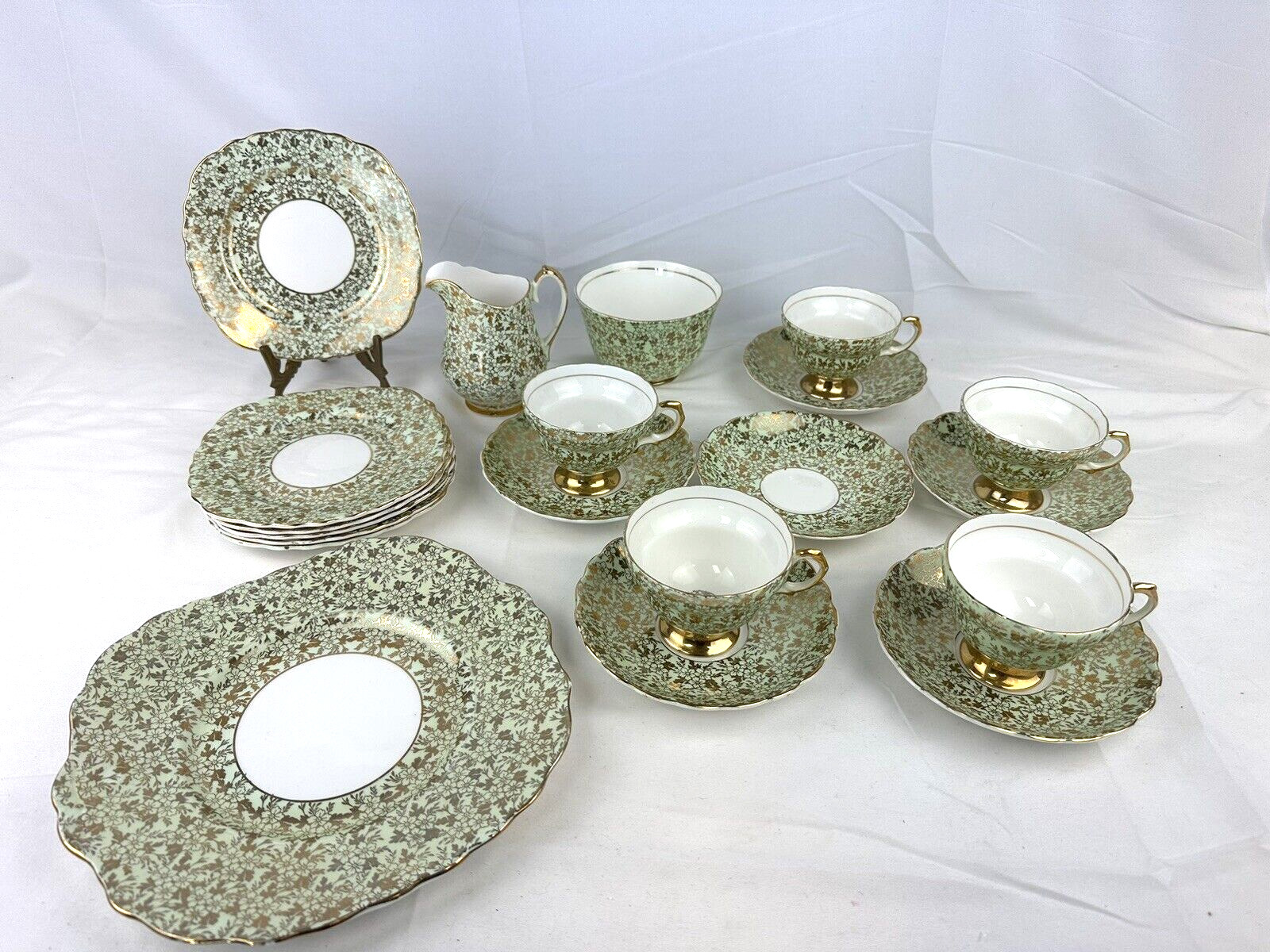 Vtg Imperial Bone China Cup, Saucer and Snack Plate Set Warranted 22 Kt. Gold H1