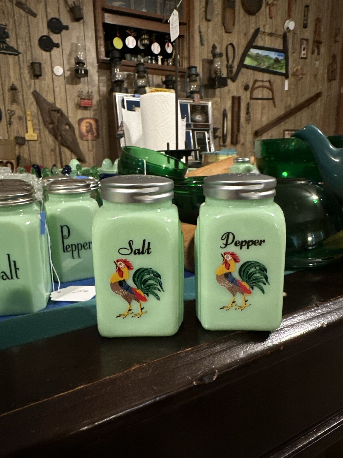 JADEITE GREEN DEPRESSION STYLE GLASS ROOSTER & HEN SALT & PEPPER SHAKERS Vintage