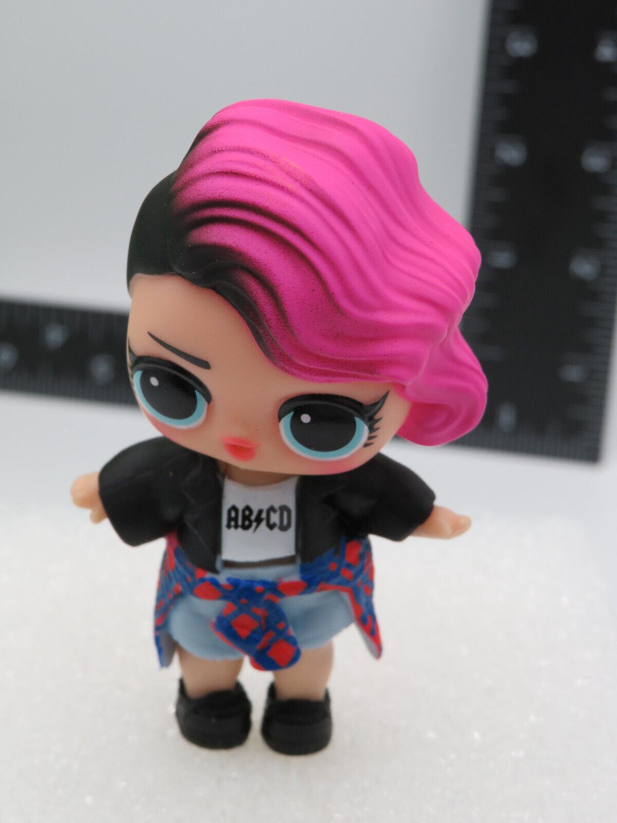 OMG Lol surprise mini doll Lil Outrageous