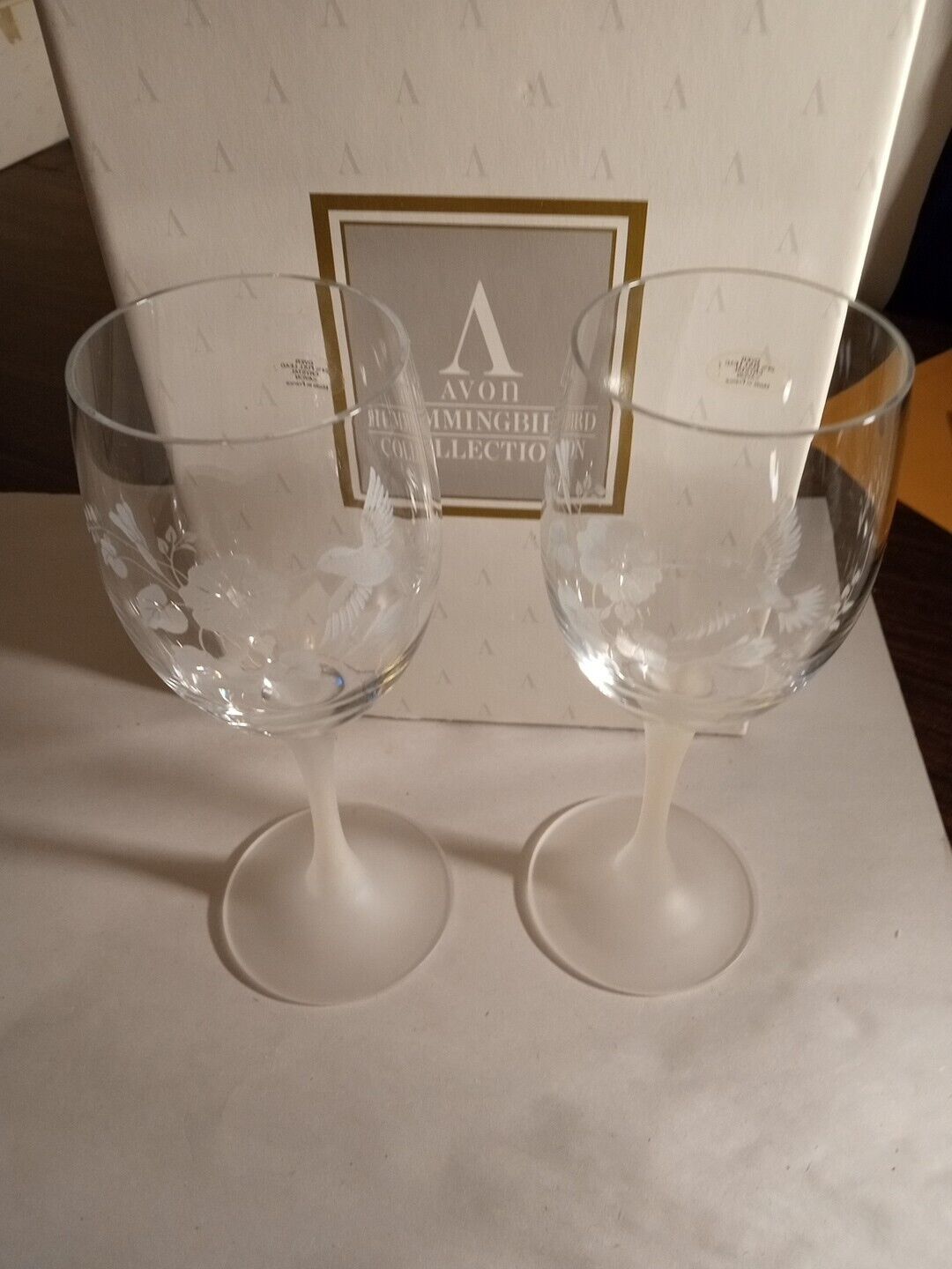 Avon Hummingbird Crystal Wine Glass Frosted Stem 7.5\