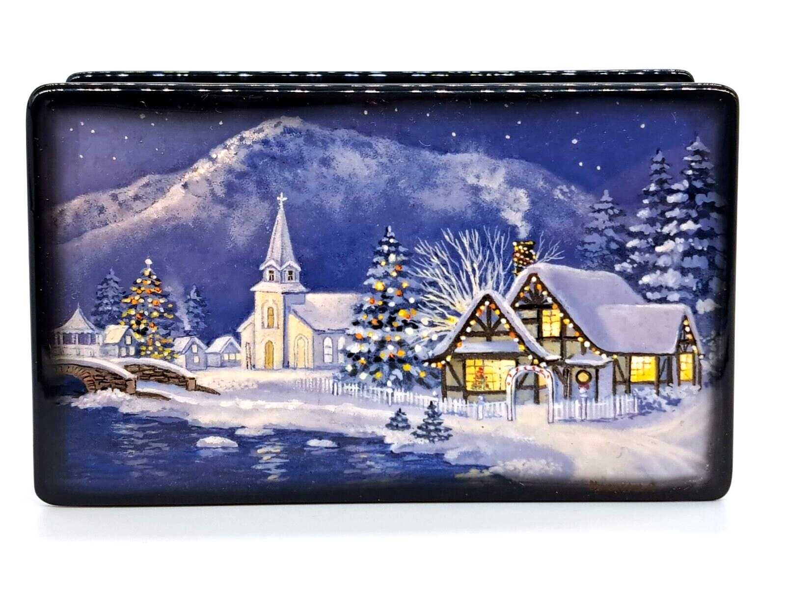Ukrainian lacquer miniature box “Christmas mood” Handmade in Ukraine in 2022