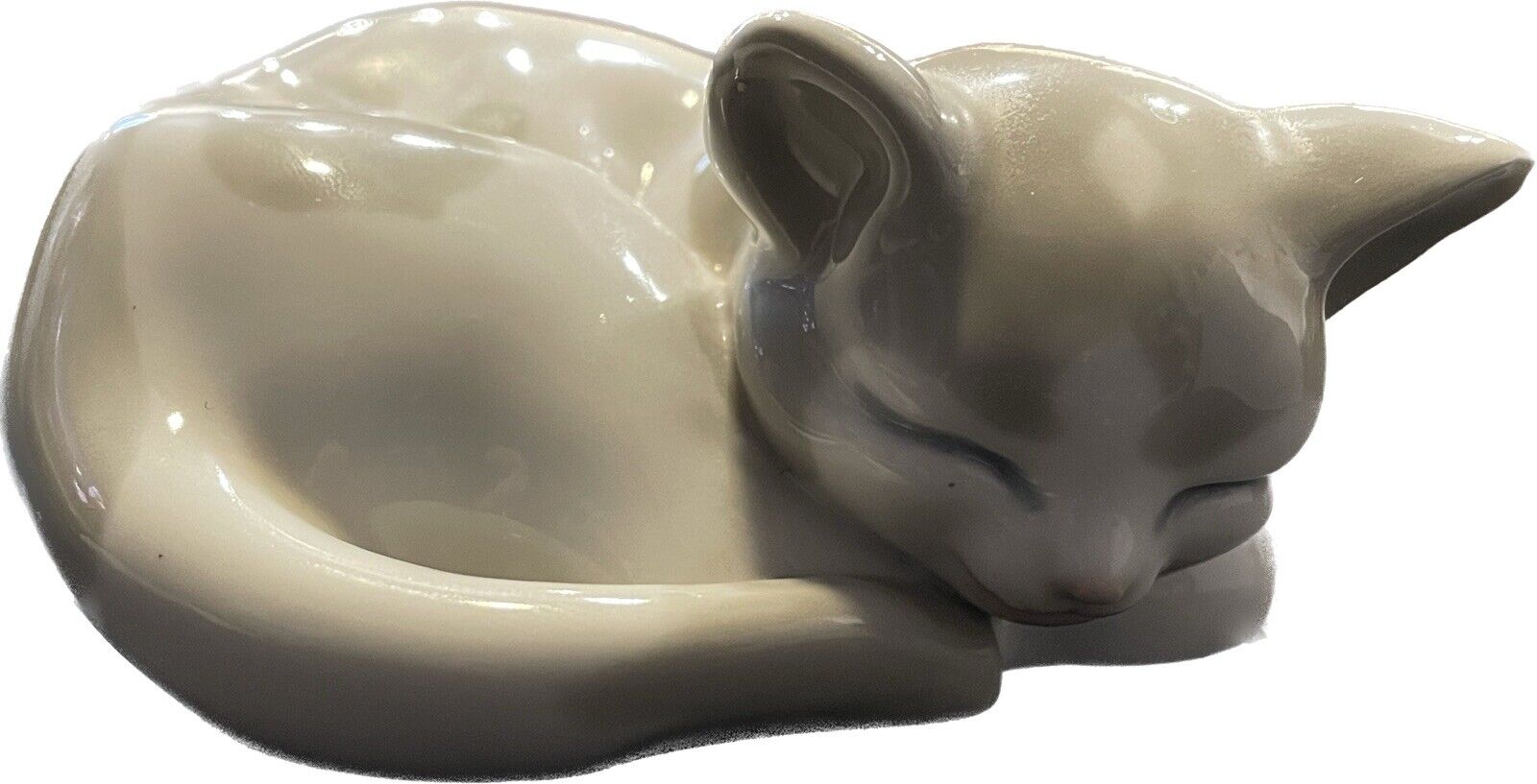 Gray & White Porcelain Ceramic Sleeping Kitten Made in Spain Small 3.5x5\