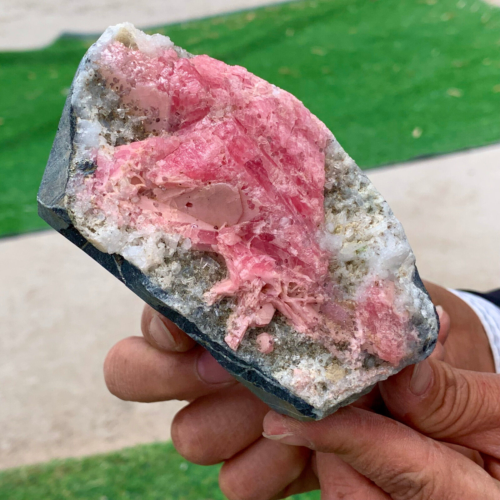 485G Mineral Specimens of Natural rhodochrosite and Chalcopyrite Coexistence