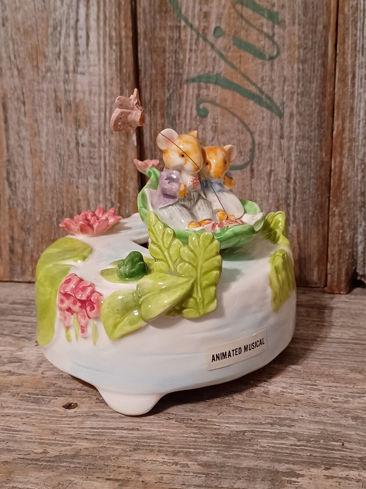 Vintage Otagiri Boy and Girl Mouse Mice in Boat Music Box It's a Small World 
