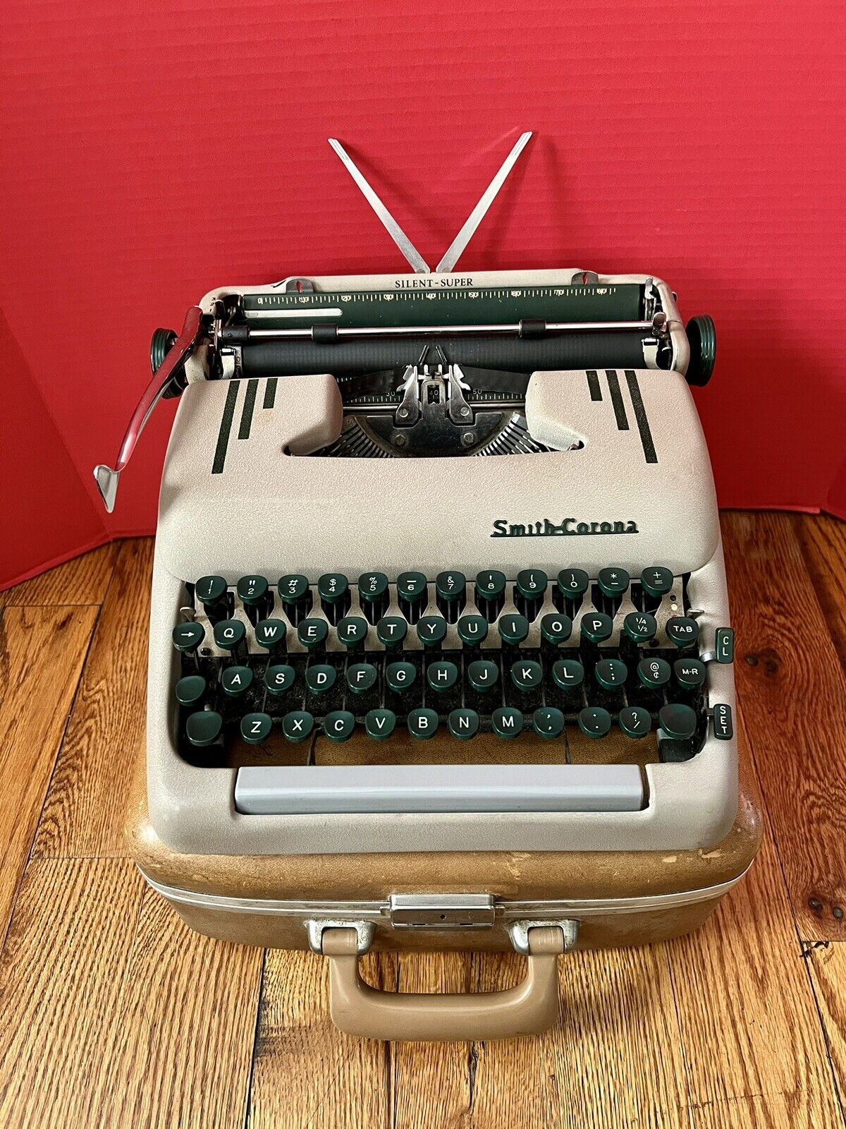 Vintage 1957 SMITH-CORONA Silent Super Manual Typewriter Portable Original Case