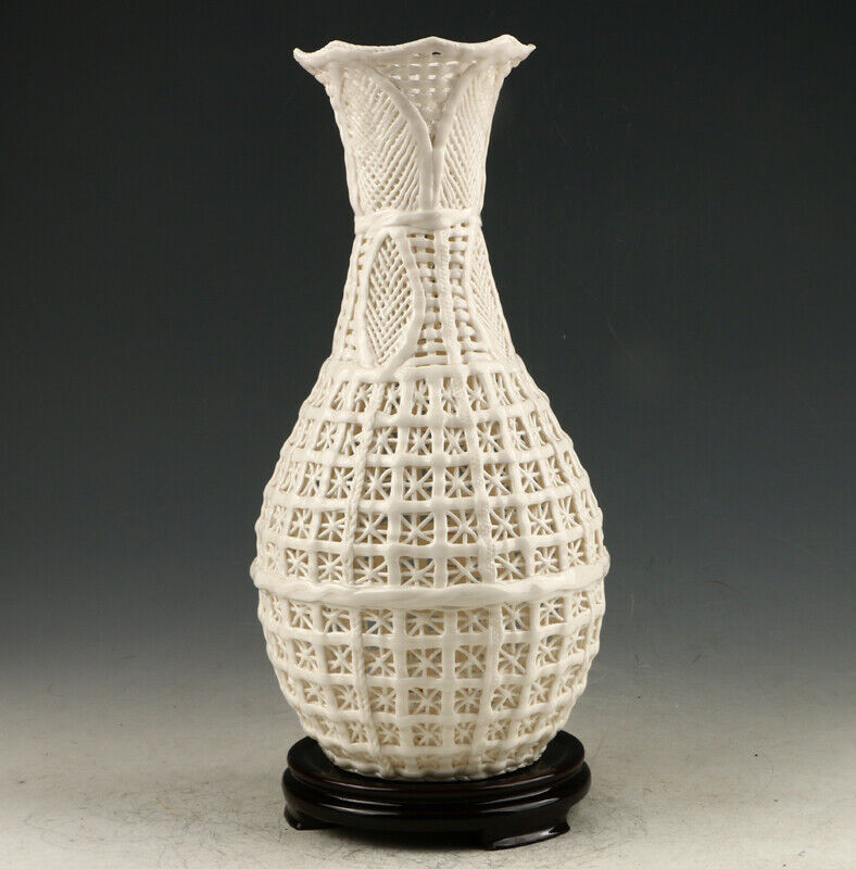 China Exquisite Decoration Vase Dehua Porcelain Hollow Vase HP008