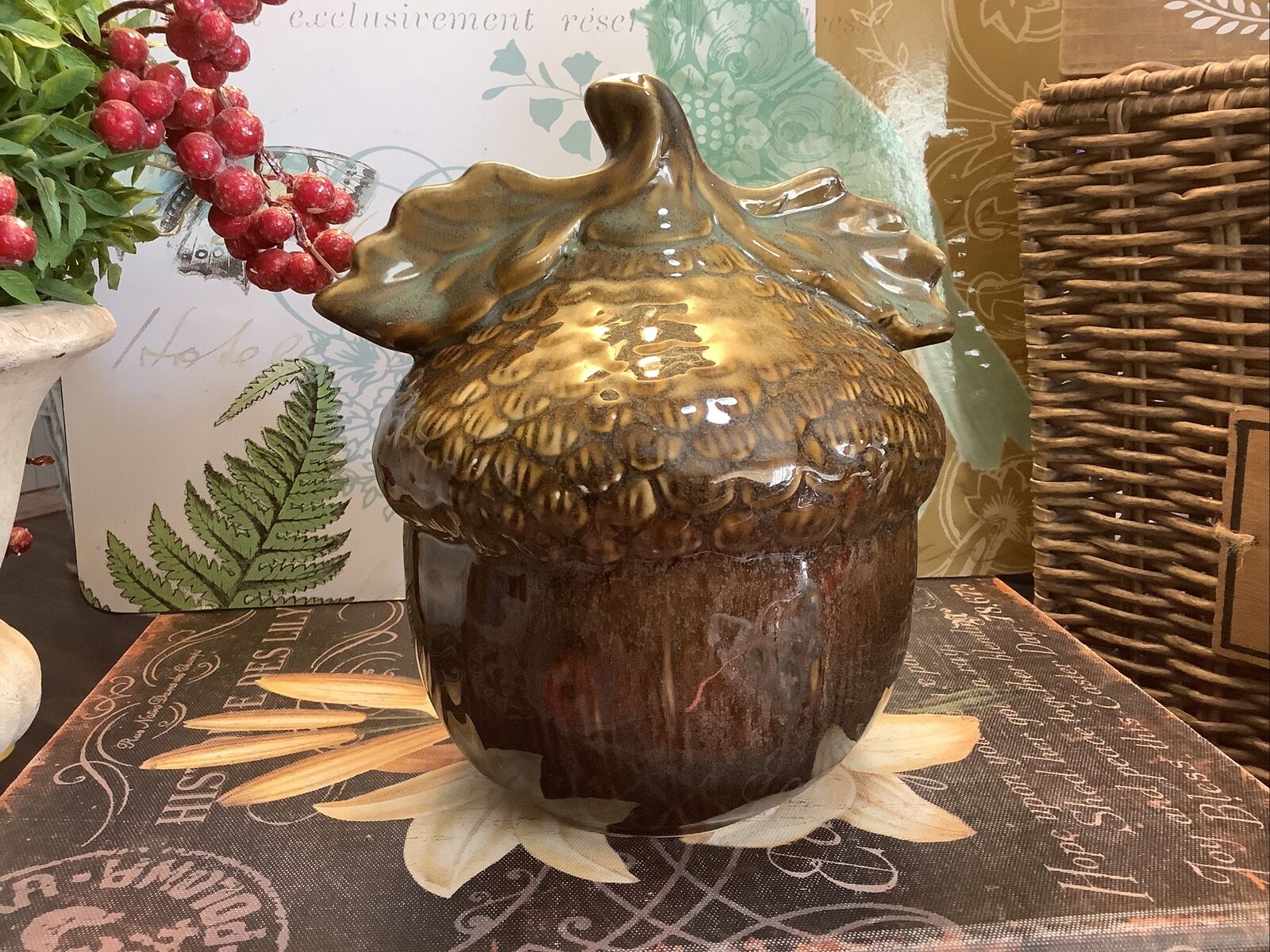 Large Acorn~w/Leaves~Exaggerated~Variated Brown/Detailed~8”H~Fall Decor 🍁~