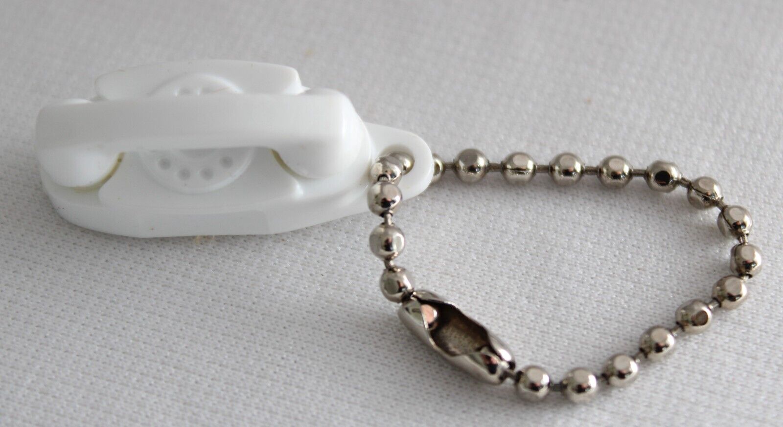 VINTAGE WHITE BELL PRINCESS TELEPHONE KEYCHAIN-It’s Little It’s Lovely It Lights