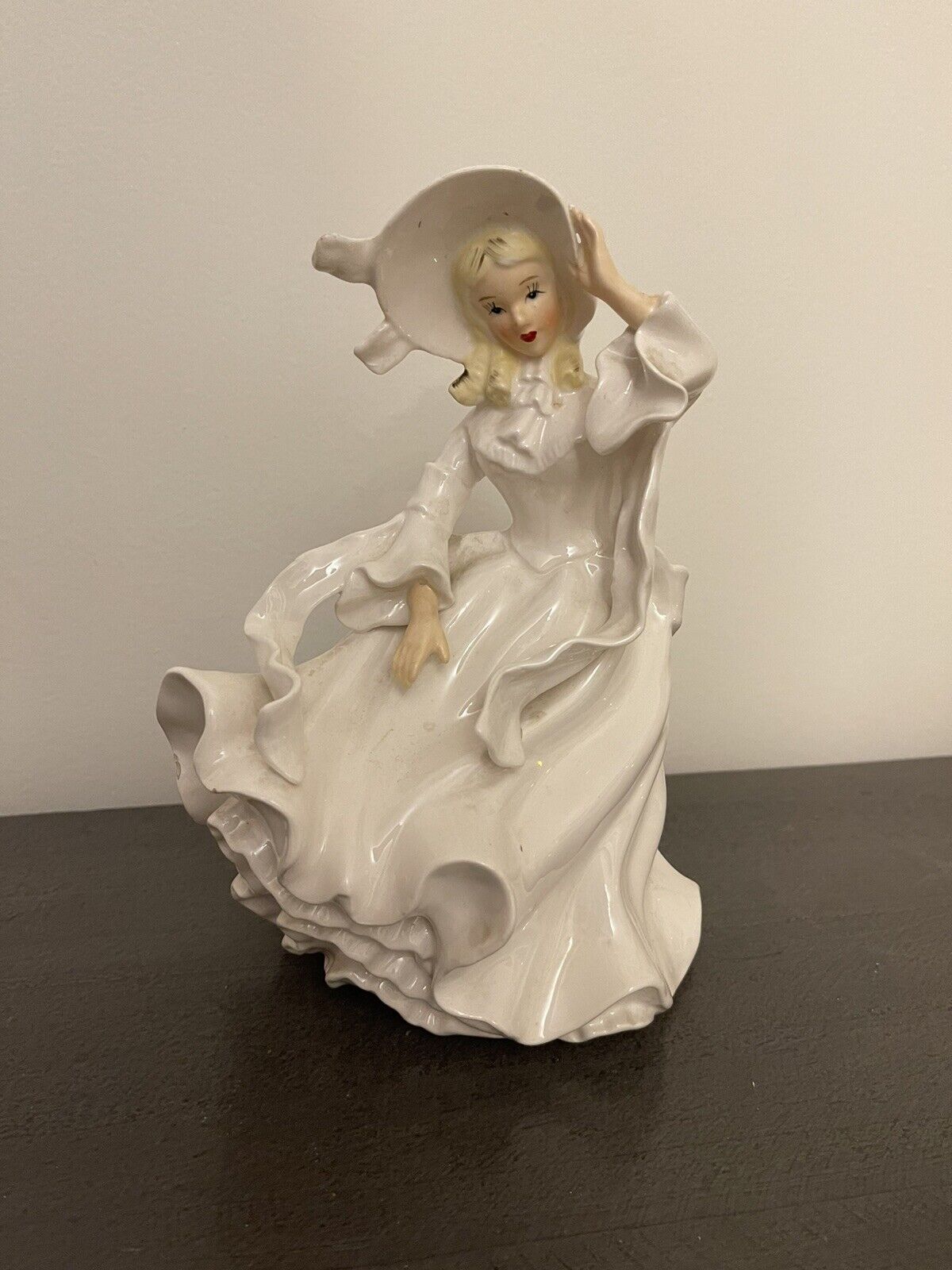 Vtg/Antique Royal Dalton Porcelain Figurine Of A Beautiful Lady In White