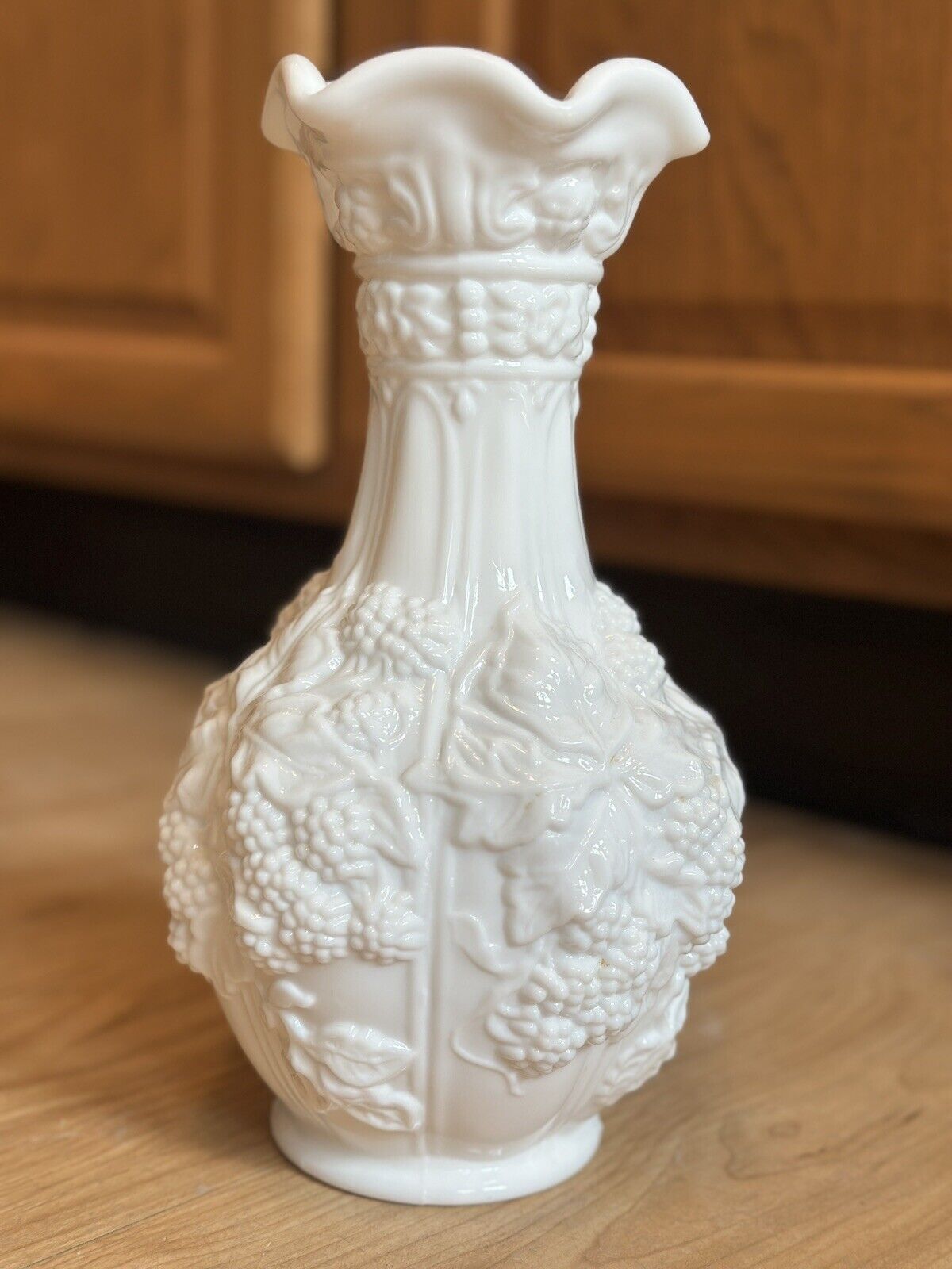 Vintage Imperial Milk Glass Loganberry Vase
