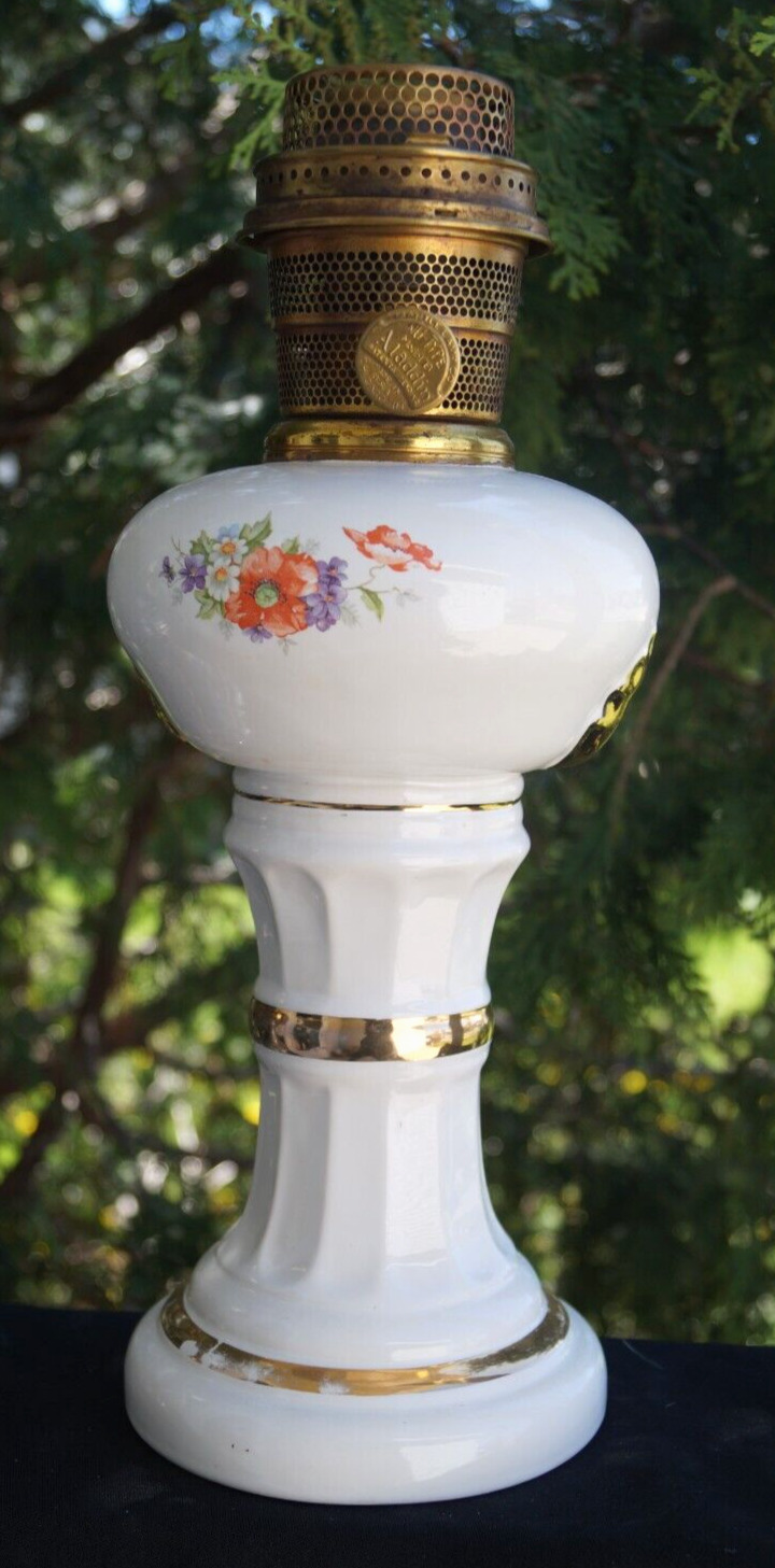 Aladdin 1947 ONLY Porcelain Simplicity VICTORIA Model Oil Lamp - SCARCE - RARITY