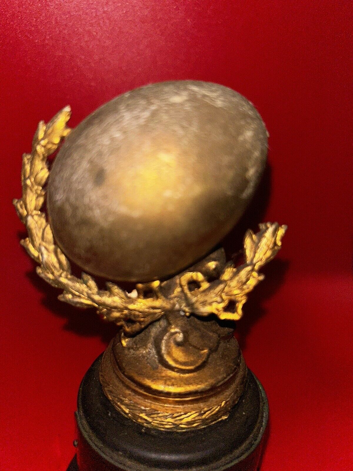 Hy-Line Chicken Egg Trophy. Cast Iron Egg 1940’s ONE OF A KIND. 6 inches