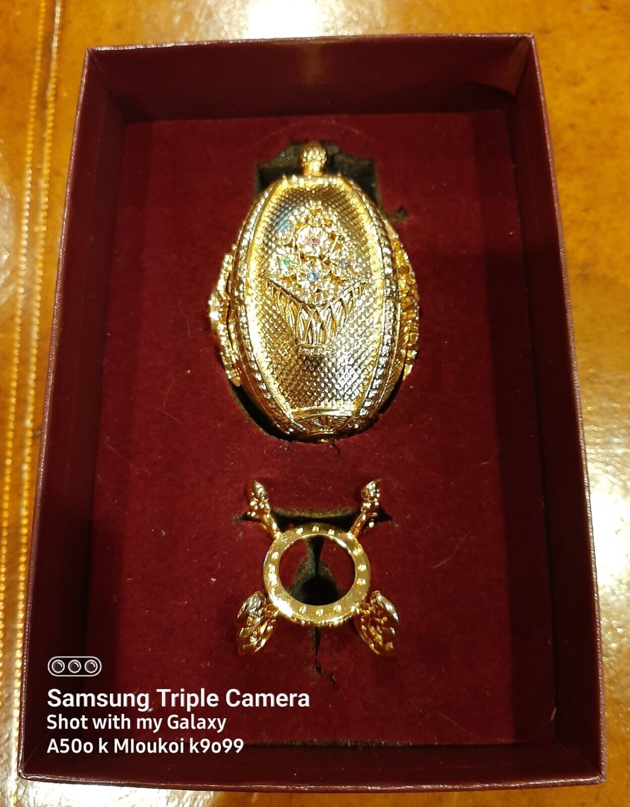 MINT - Joan Rivers Imperial Treasures Four Seasons Faberge Gold Egg Trinket 