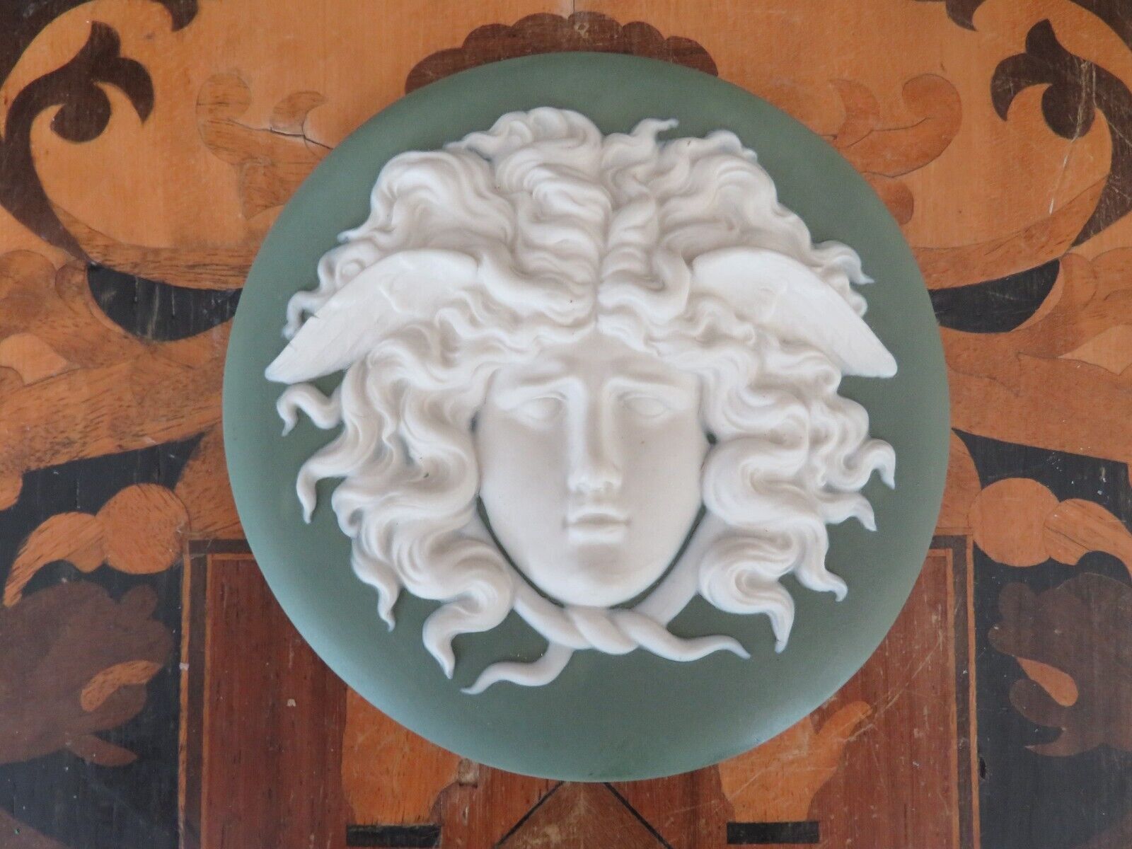 Wedgwood Green Jasperware Medusa Gorgons Head Round Medallion Plaque (c.1780-95)
