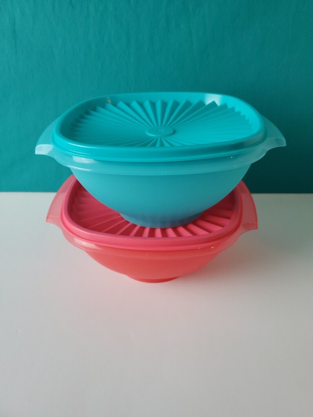Tupperware Servalier Bowl 5.25 Cups Classic Dragonfly Pink And Teal Set Of 2