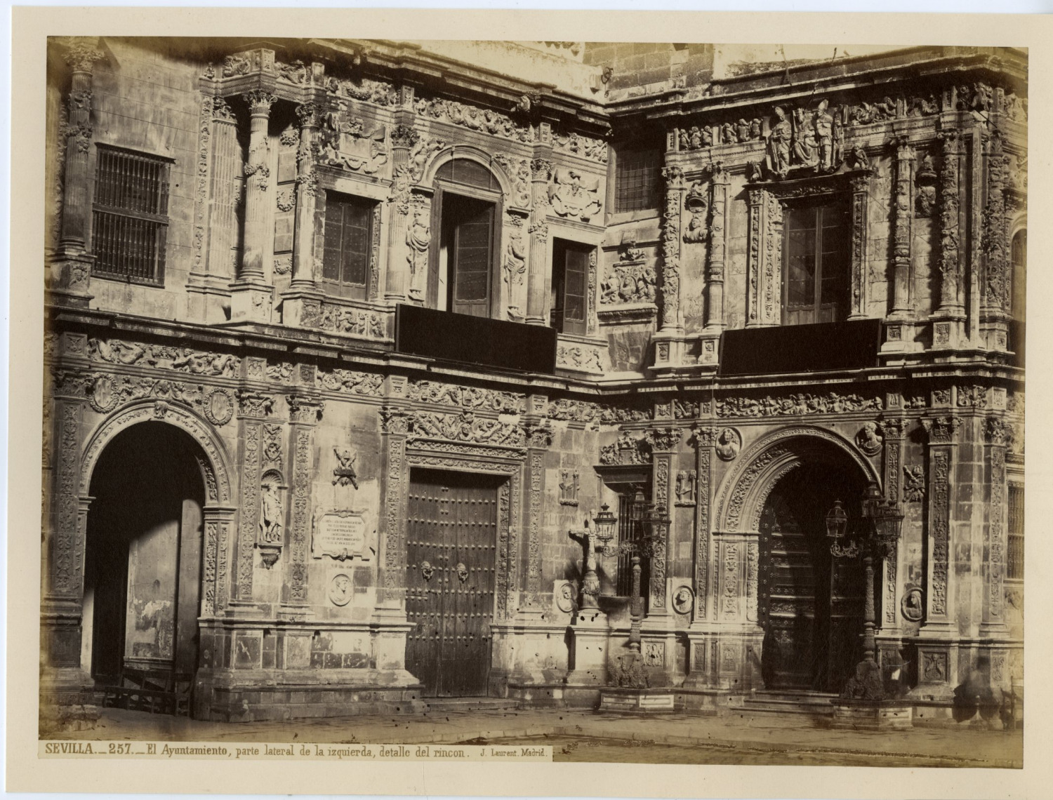 Laurent, Espagne, Seville, El Ayuntamiento, left side, detail