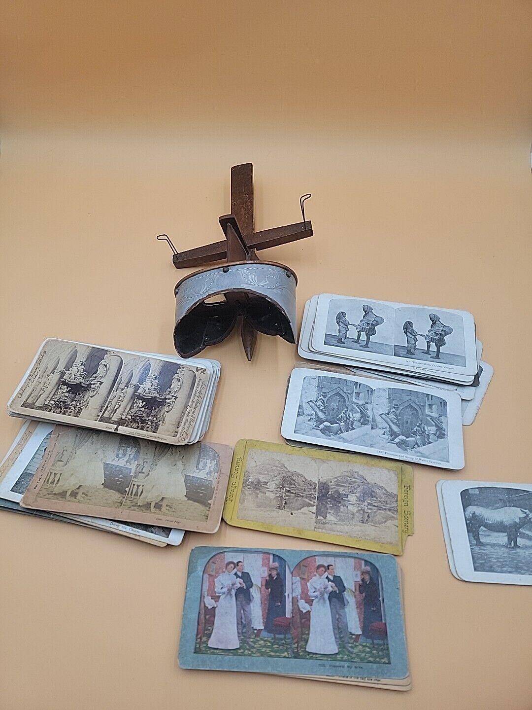 Antique Universal Photo Art Co. Stereoscope Viewer About 70 Photo Cards USA 1897
