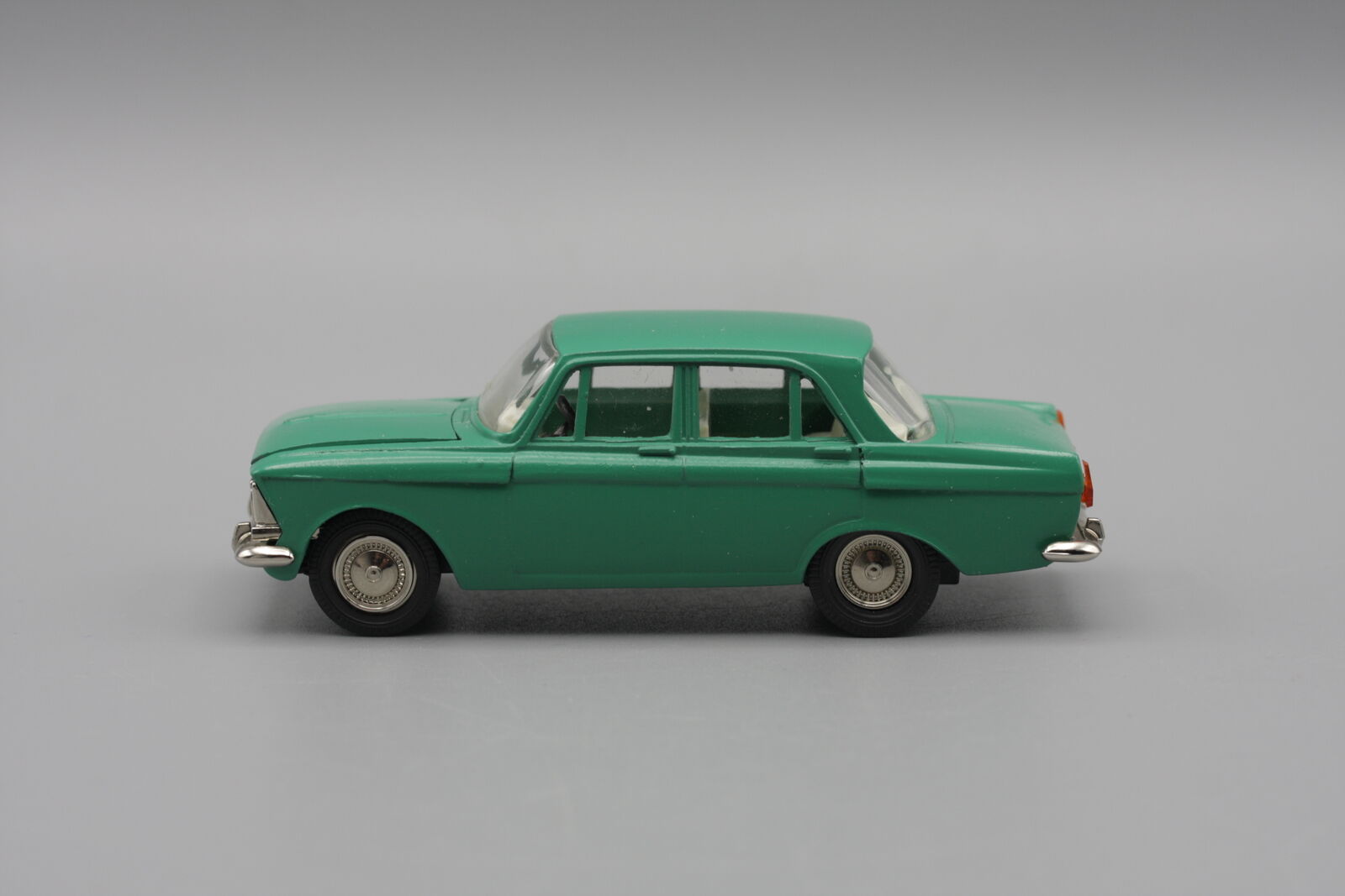 Model Car 1:43 Mint Moskvich 412 Vintage Collectible Cyan Auto Original Box USSR