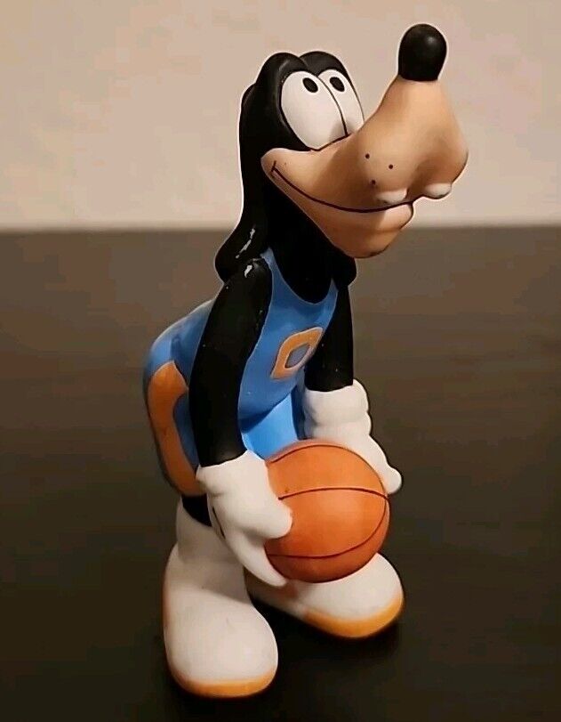 Disney Sri Lanka Schmid Porcelain Figure Goofy Basketball Sport Blue 4\
