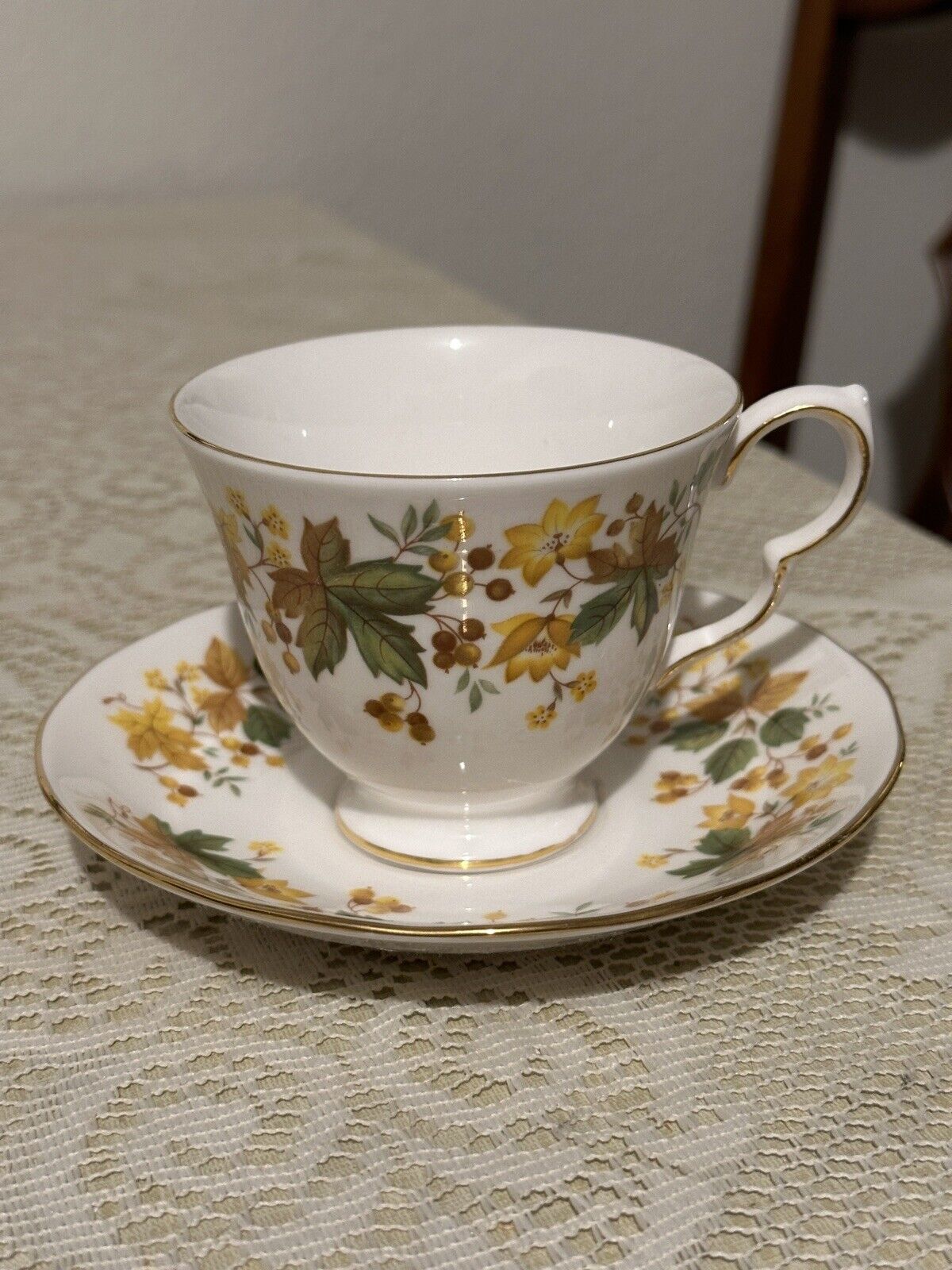 VTG Queen Anne Bone China Teacup and Saucer England Fall Leaves Gold Trim Nice