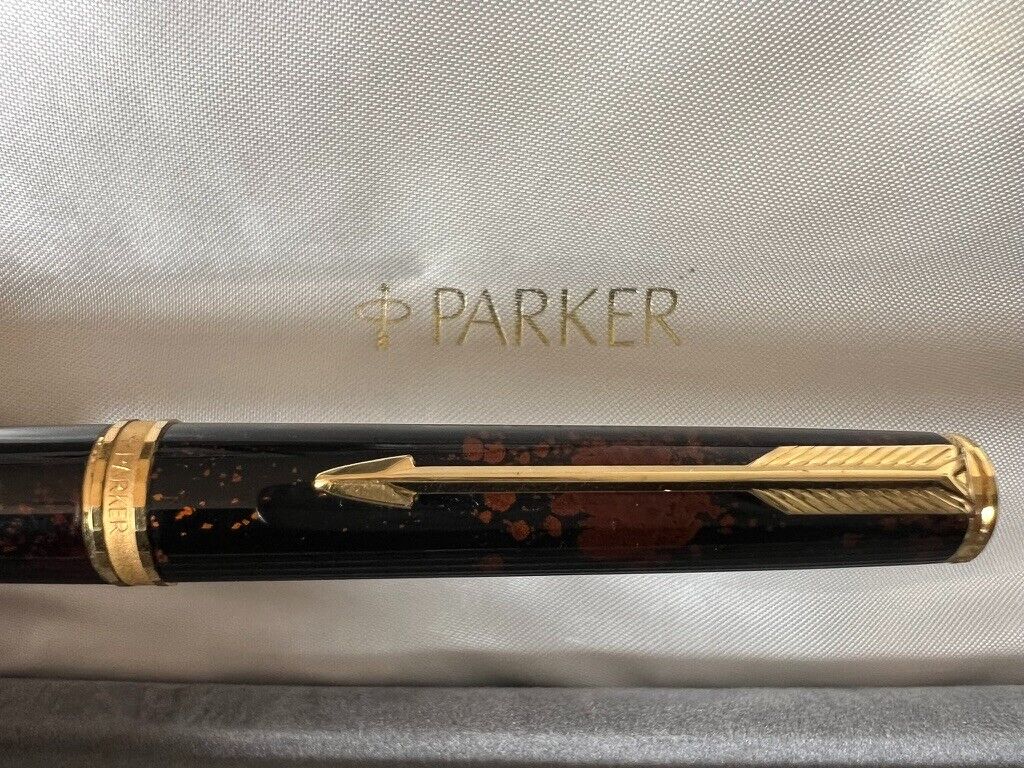 Parker Pen Fountain Pen Lacquer Premier Luxury 75 Pen Gold 18K Never Used