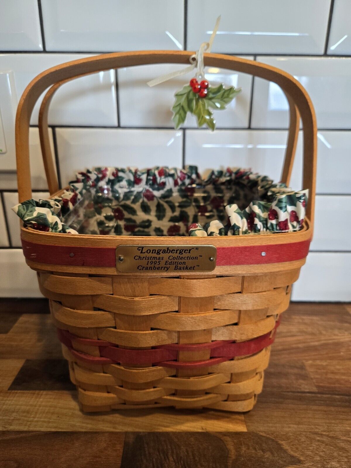 Longaberger 1995 Christmas Cranberry Basket with Liner, Protector And Ornament 