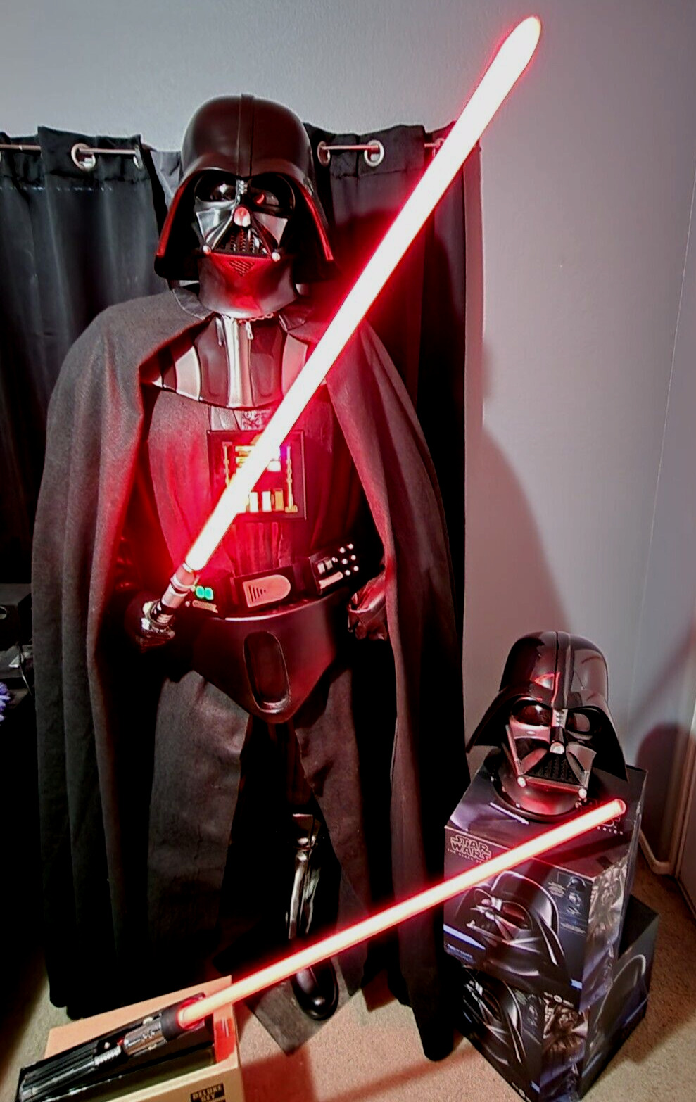 STAR WARS,Lifesize Darth Vader Statue, EFX Darth Vader Helmet, Master Lightsaber