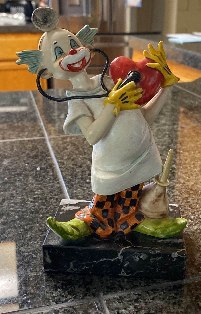 Vintage FONTANINI DEPOSE ITALY Simone Resin Dr. Clown Doctor w Heart Figurine