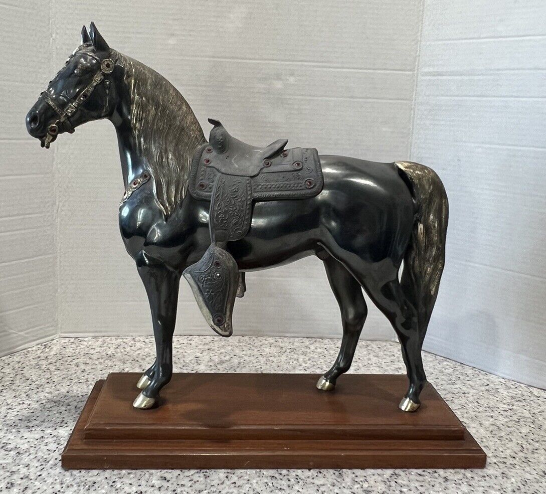 Vintage Gladys Brown Edwards Horse Sculpture With Removable Saddle Signed 1947