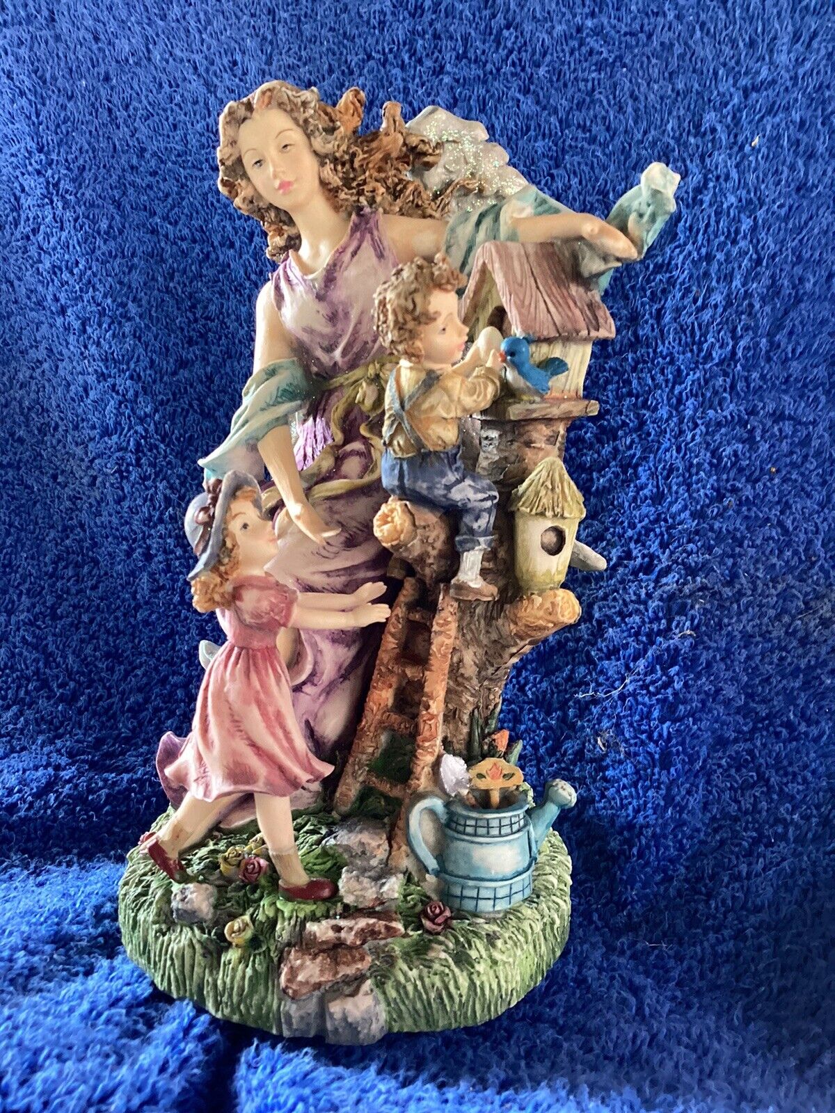 Guardian Angel With Children Figurine Musical Box, Plays Welcome To My World 