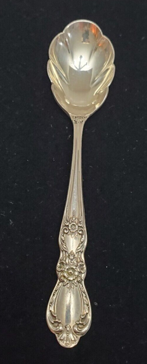 1847 Rogers Bros Silverplate Heritage Shell Sugar Spoon 