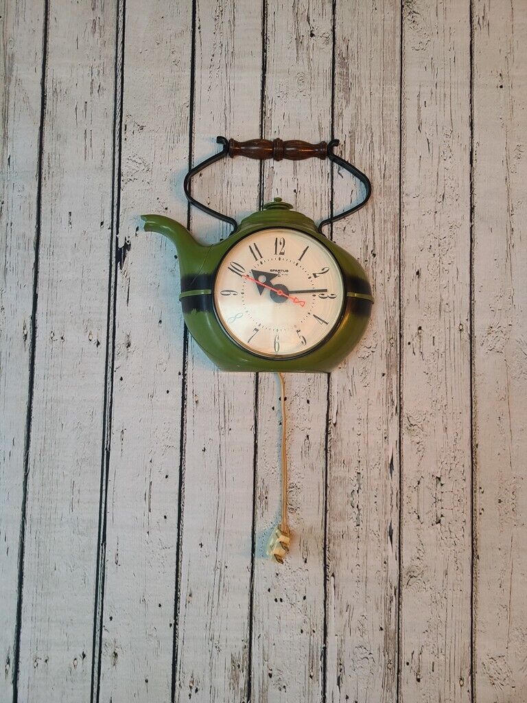 Spartus Corp USA Tea Kettle Pot Battery Green Art Deco Vintage corded wall clock