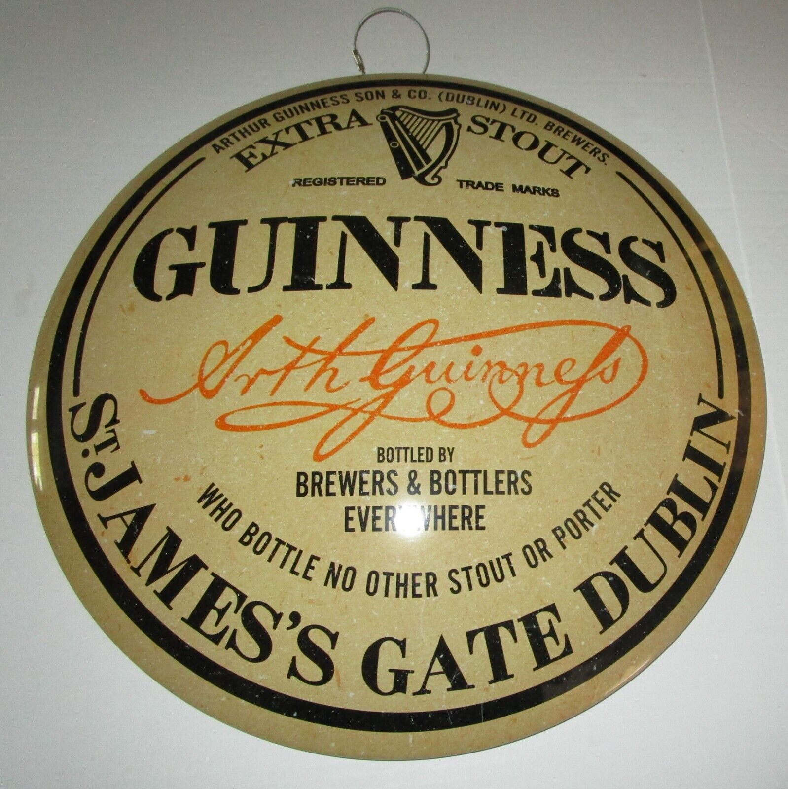 GUINNESS Extra Stout BEER - Round Dome 16\