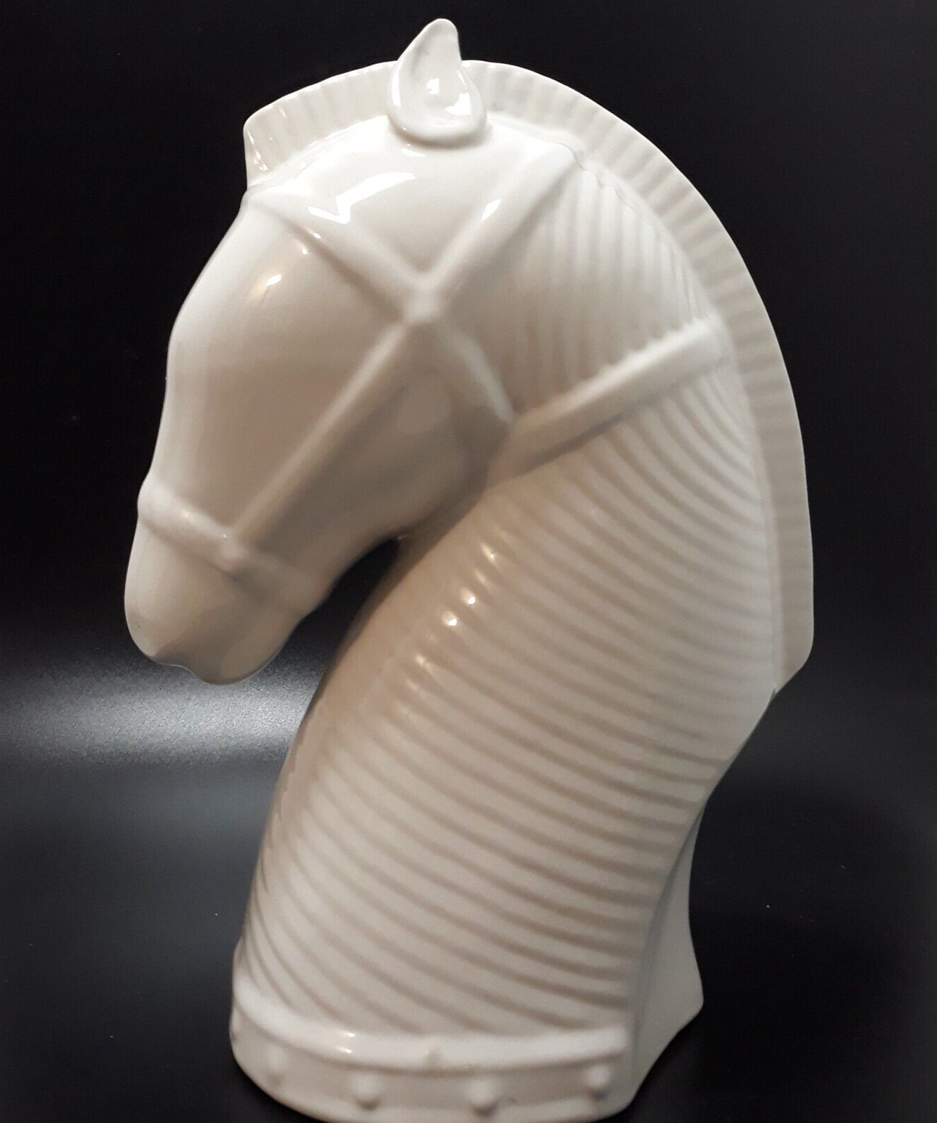 2008 White Ceramic Horse Head Statue Figurine Chess Knight Decor 9.25\