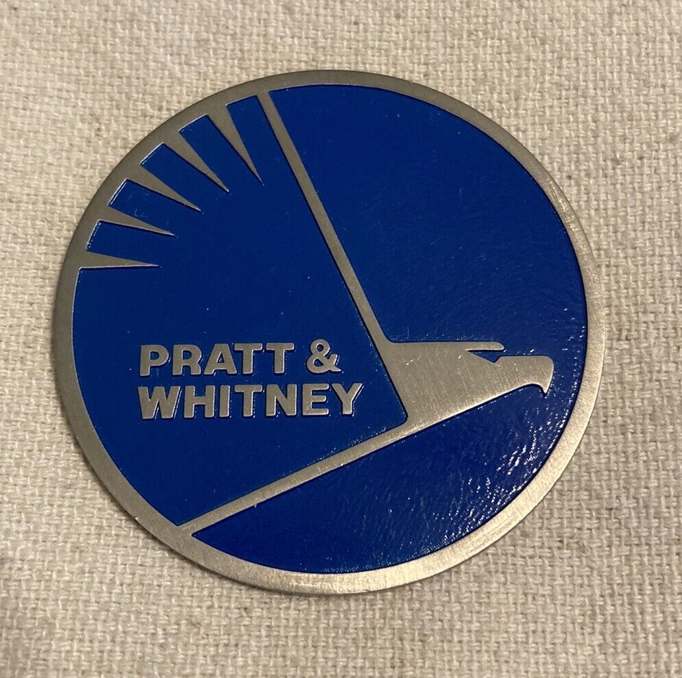 Pratt & Whitney Flying Pig Emblem Vintage Enamel 1980s UNITED AIRCRAFT 50mm
