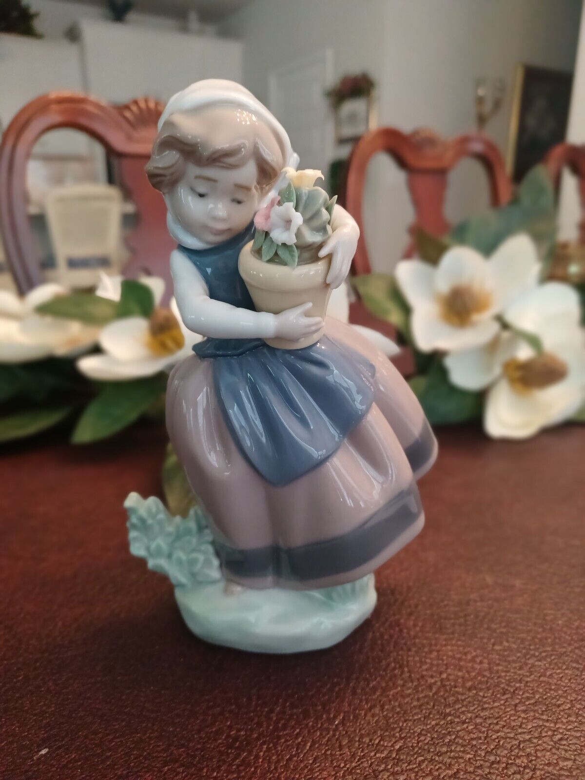 Lladro Spring is Here Girl with Flowers Figurine Daisa 1983 Made in Spain #5223